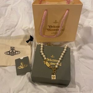 Vivienne Westwood Lock pearl necklace